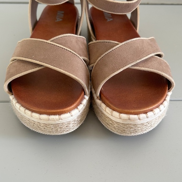MIA Tan Platform Sandals - Picture 10 of 13